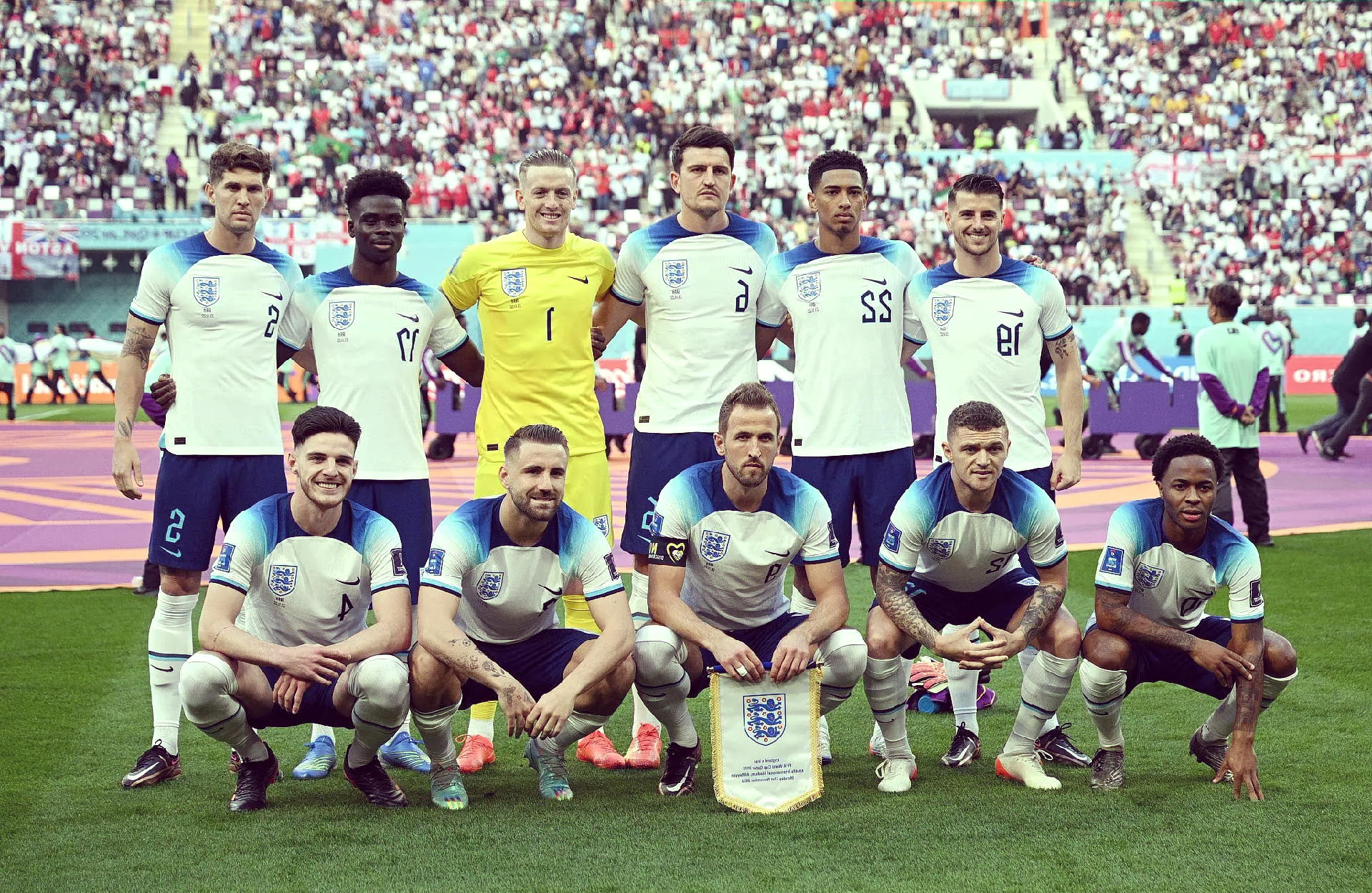 英格兰主场迎战匈牙利，拼尽全力争胜！的简单介绍