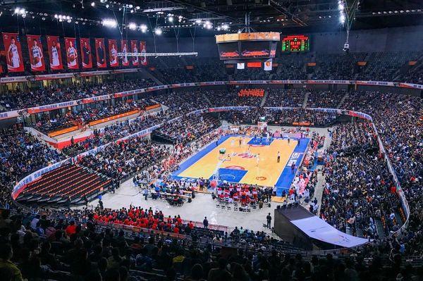 关于空荡的球馆，CBA赛季延期的影响的信息