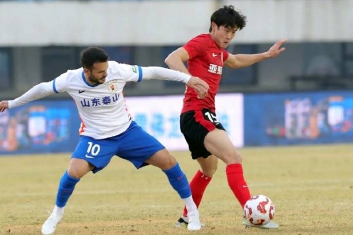 中超比赛过程激烈：球员们体现出超强意志