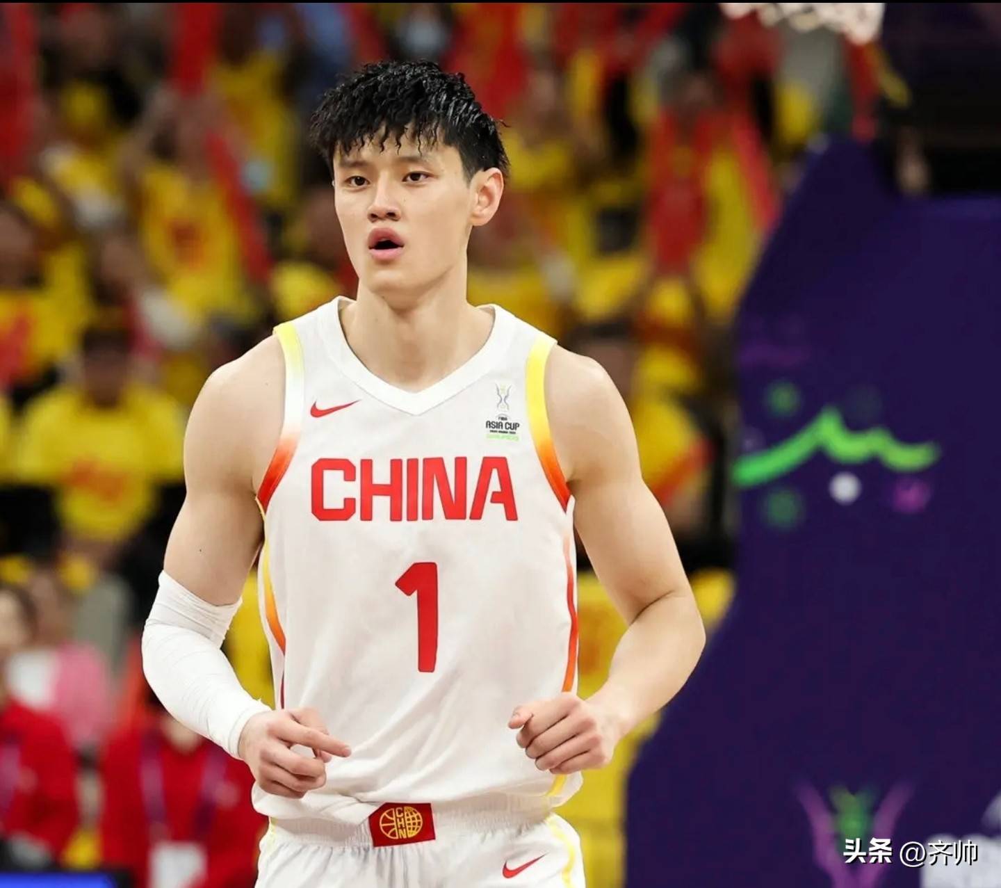 包含黄金一代：年轻球员崭露头角，成为关键先生的词条