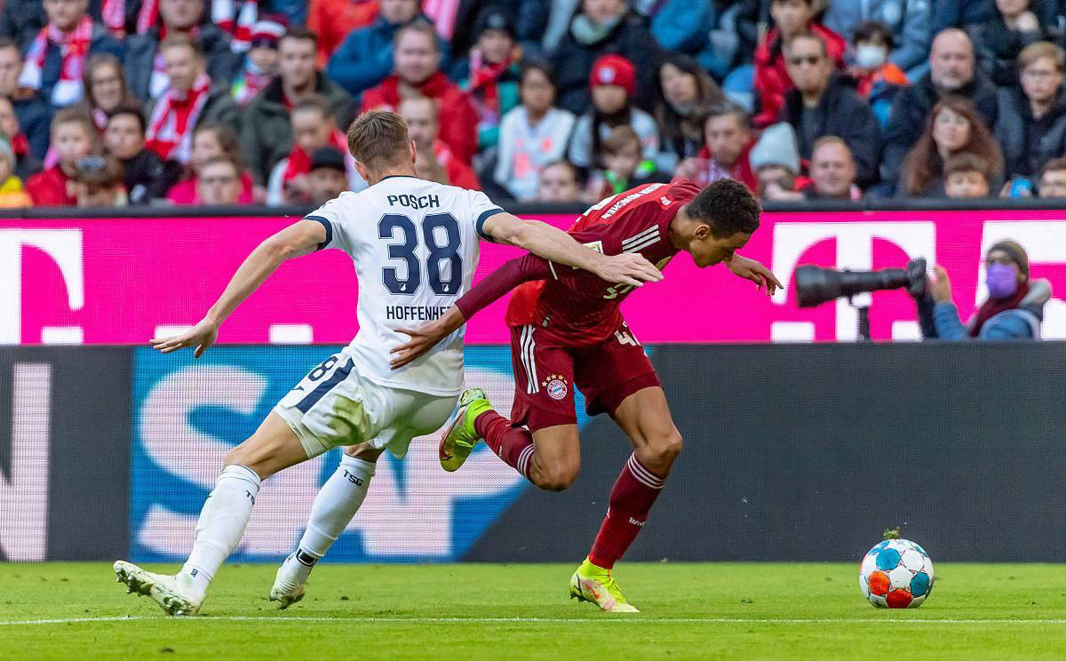 包含霍芬海姆客场大胜，继续保持不败的词条