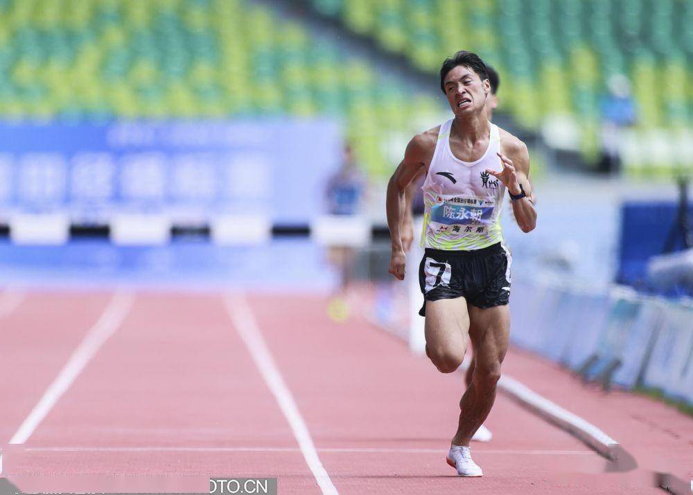 包含智利冲浪选手勇往直前-摘得桂冠的词条