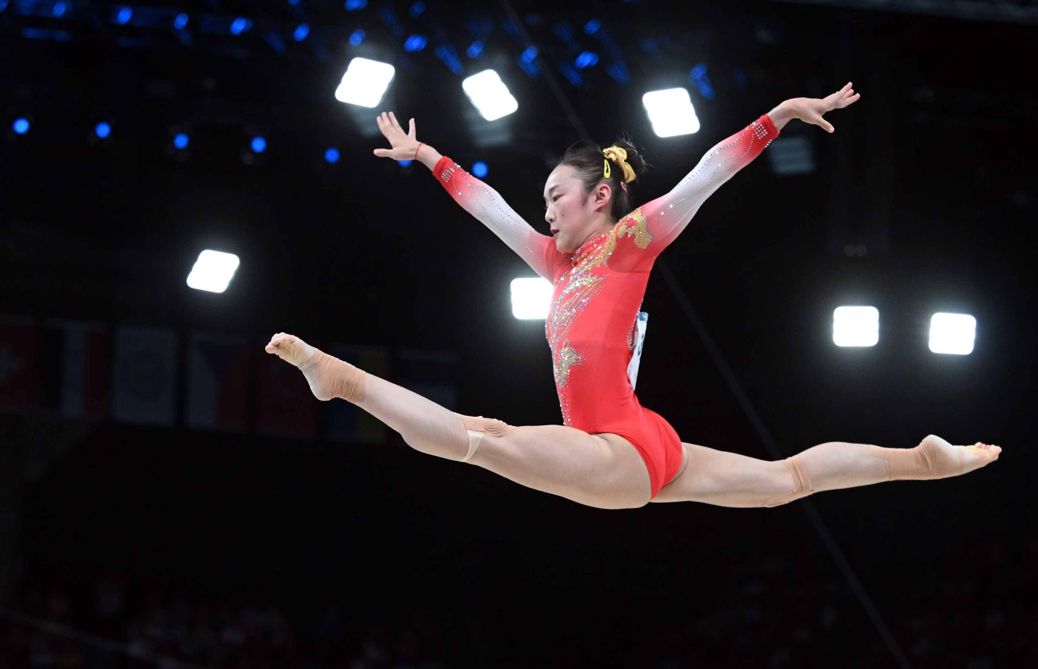 西班牙选手高举殊荣，赢得观众欢呼