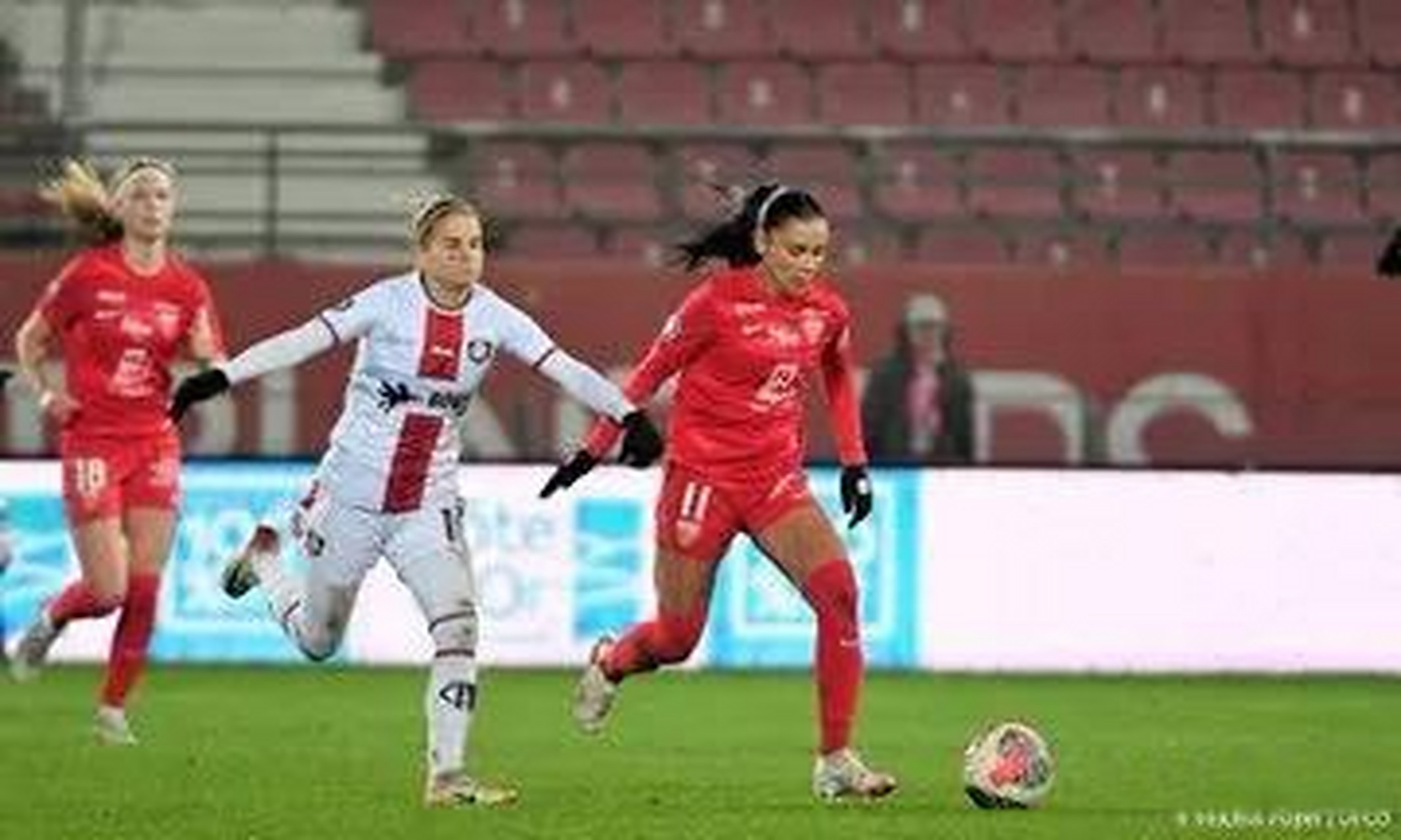 关于里昂主力中场成功伤愈，将重返场上的信息