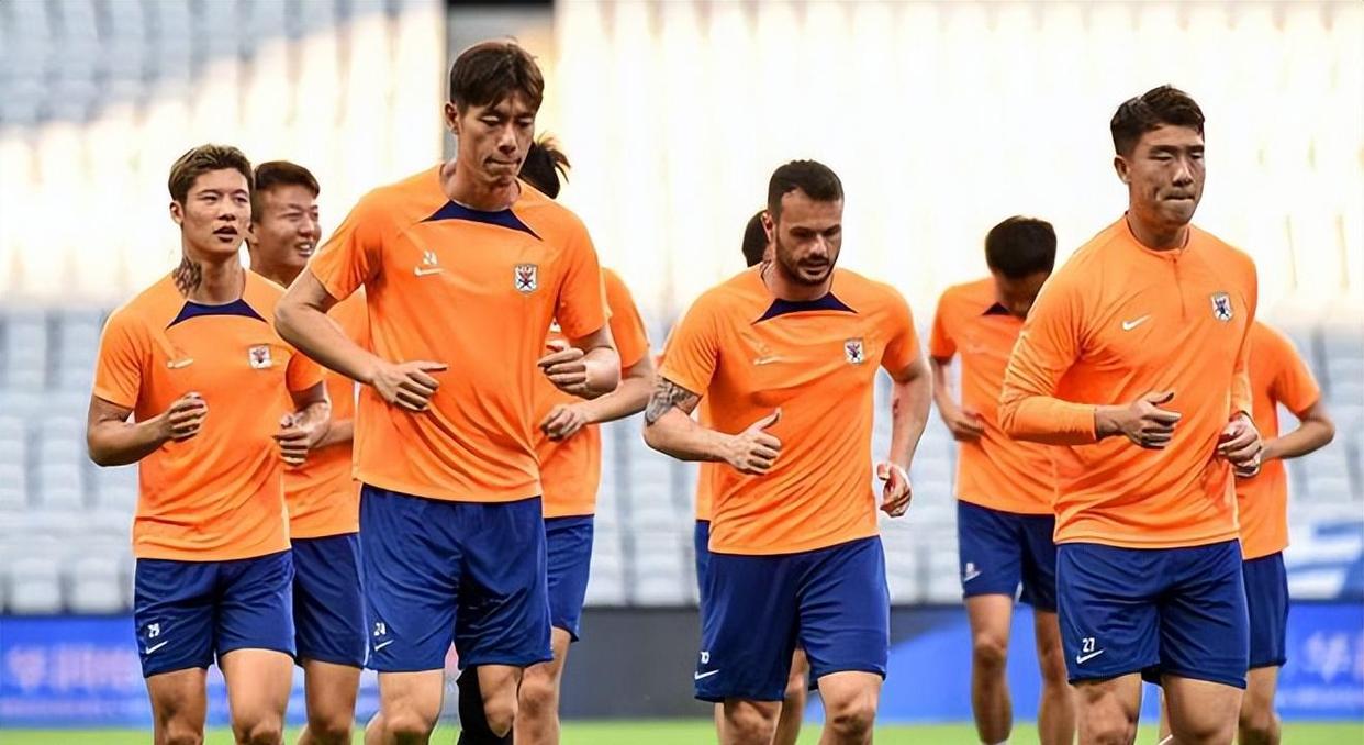 足坛新晋球星崭露头角,绽放光芒的简单介绍 足坛新晋球星崭露头角,绽放光芒的简单介绍