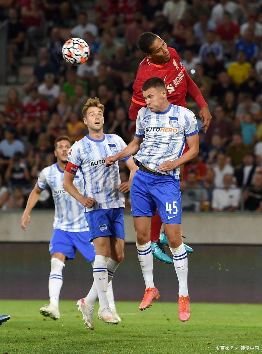 柏林赫塔队在比赛中战胜对手，取得胜利