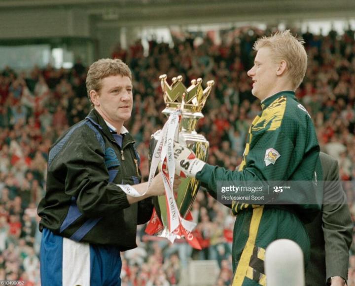 门神神勇抱关，球队守住胜局实现卫冕