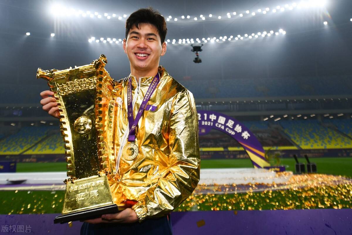 山东队在比赛中力挫对手,带走胜利 山东队在比赛中力挫对手,带走胜利