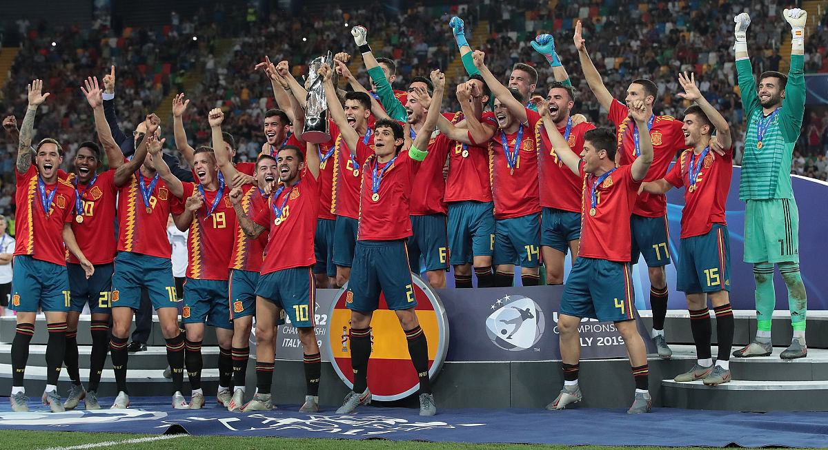 塞尔维亚队挑战欧洲杯预选赛，球迷期待精彩对决的简单介绍