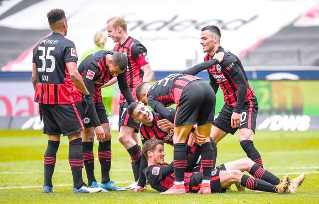 柏林联队员沉稳发挥,协力赢得胜利 柏林联队员沉稳发挥,协力赢得胜利