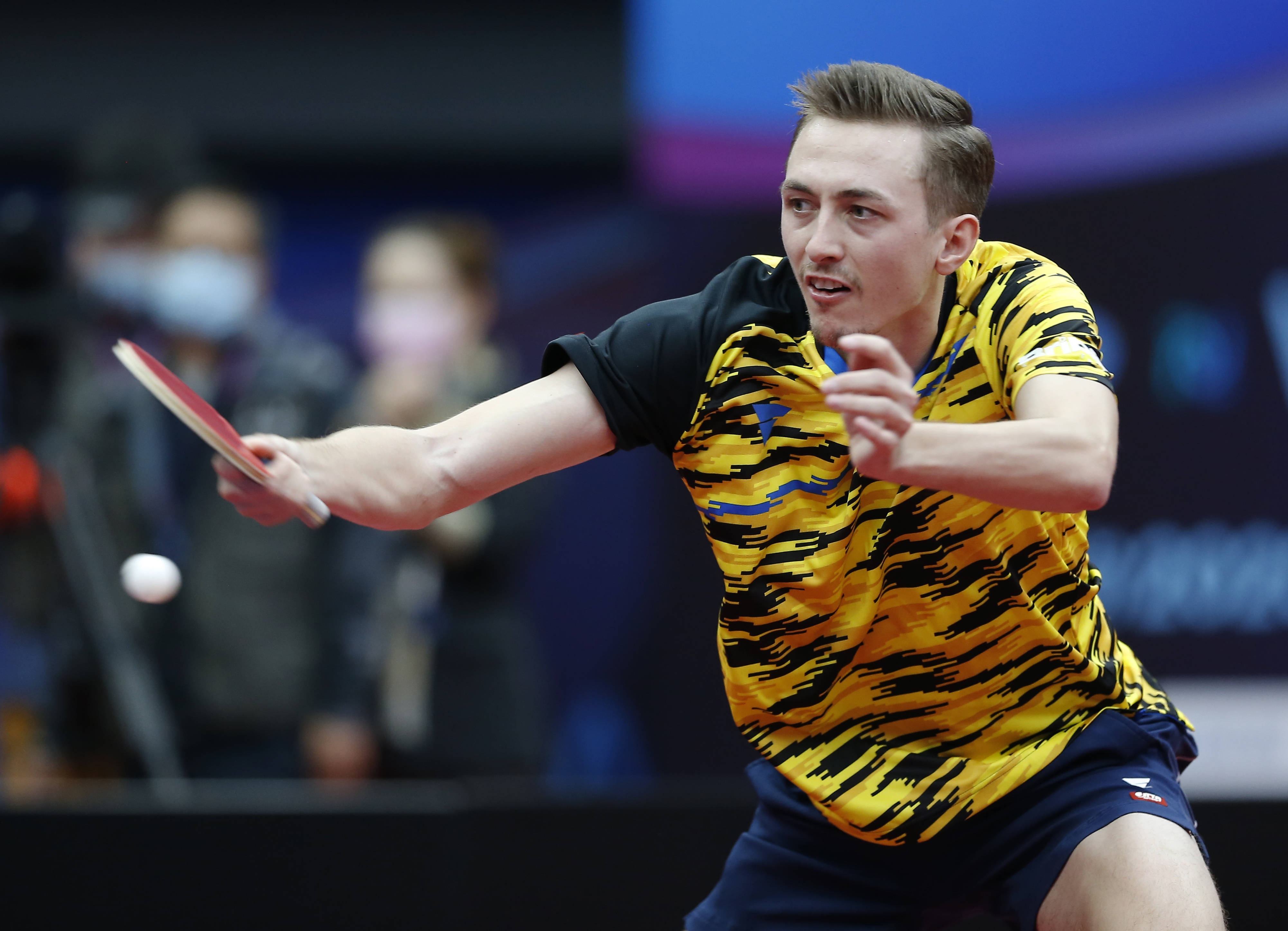 包含奥地利乒乓球队轻取日本乒乓球队，奥恰洛夫送出助攻的词条